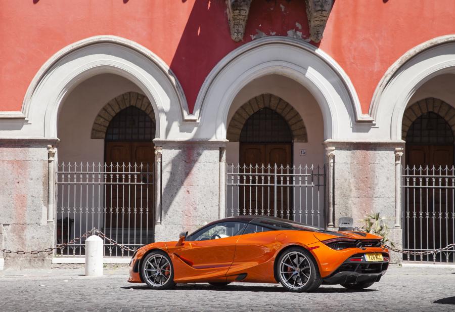  McLaren 720S Coupe 2017 года  (NA) (фото 16 из 31)